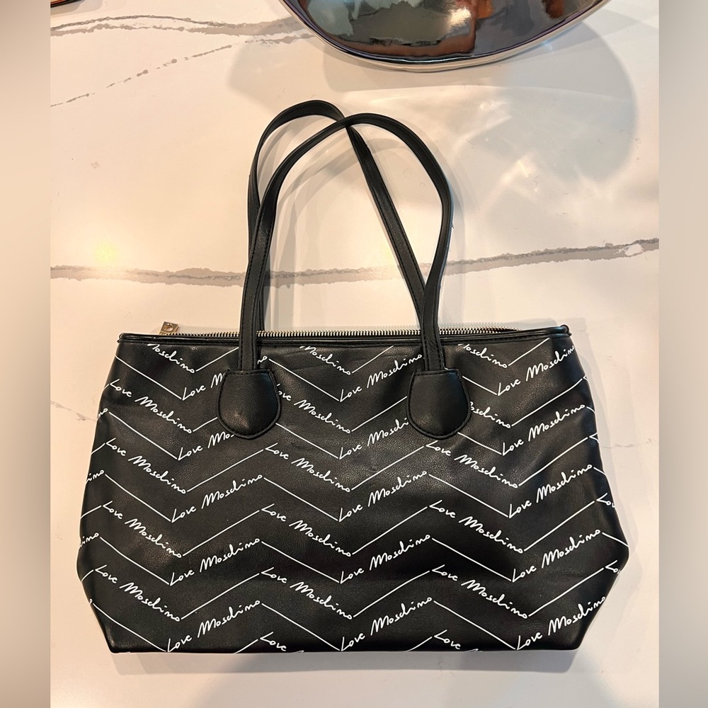 LOVE MOSCHINO Logo Romantic Shopper Shoulder Bag Black Logo w Gold Hardware EUC - Picture 17 of 17